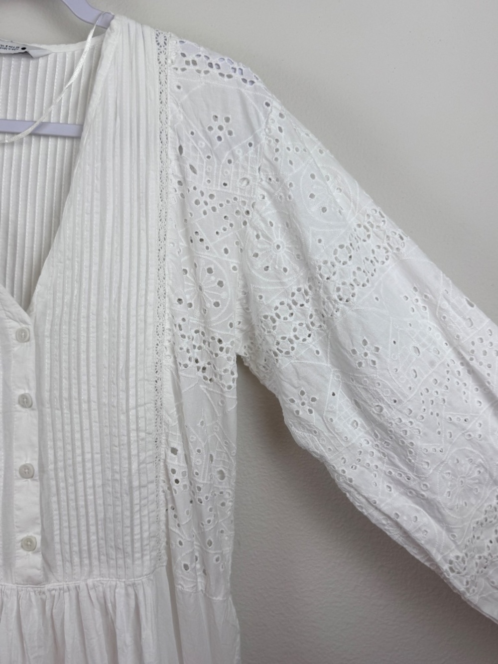 Pretty ZARA Oyster White Eyelet Embroidered Midi V Neck Lined Dress / Size Small - Picture 4 of 13